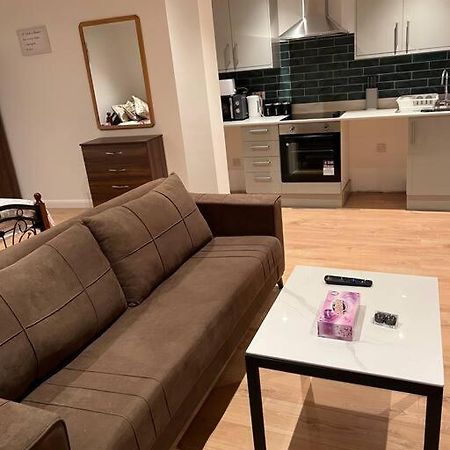 010- Lovely One Bedroom In Ealing F6 Εξωτερικό φωτογραφία