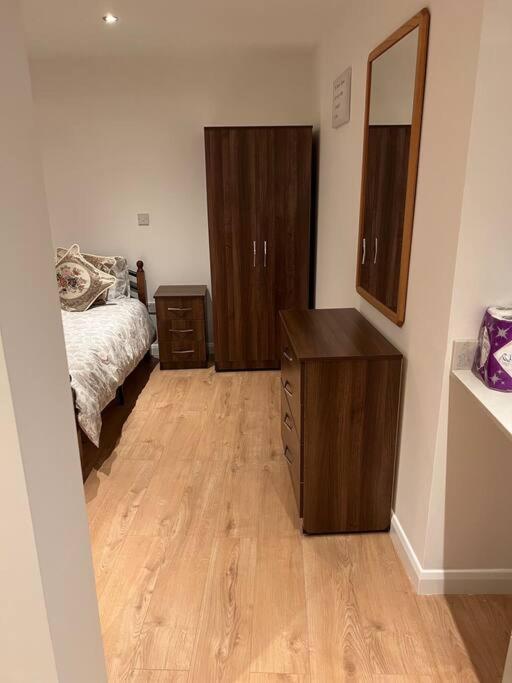 010- Lovely One Bedroom In Ealing F6 Εξωτερικό φωτογραφία